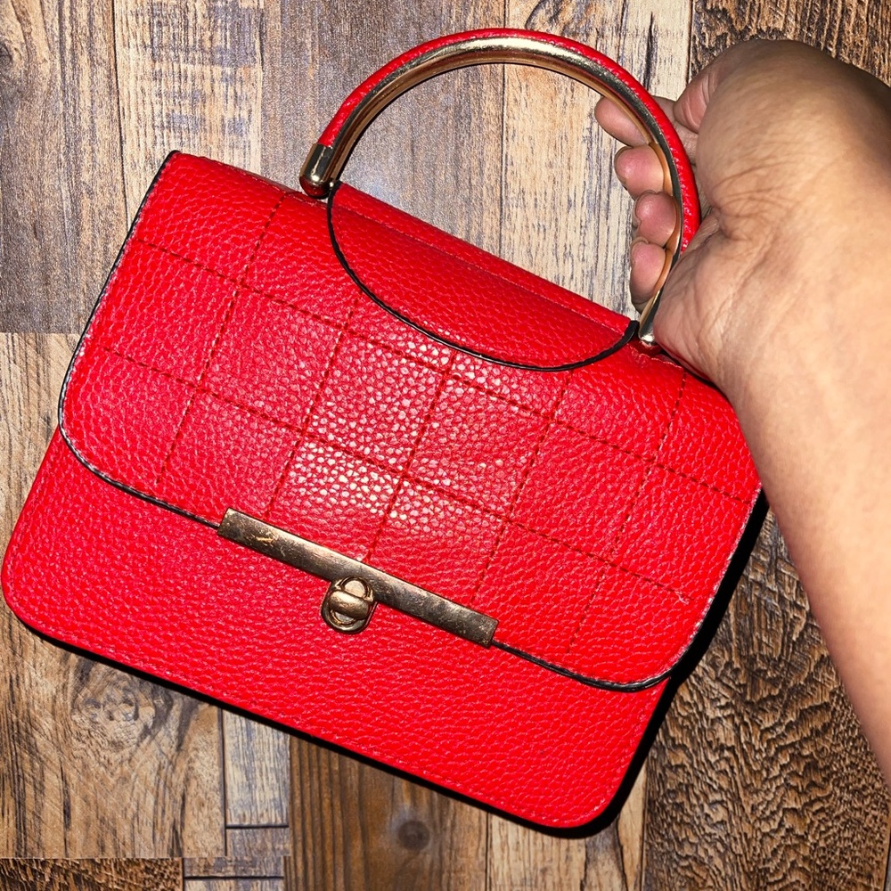 red purse